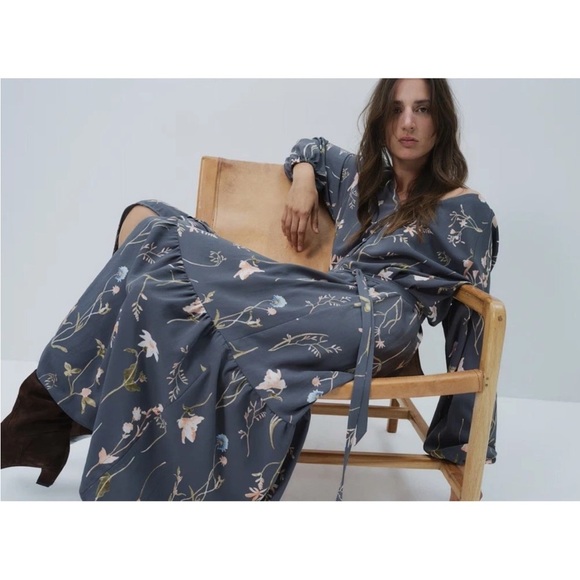 H&M Dresses & Skirts - H&M‎ Tie Belt Crepe Dress Gray Floral Long Button Present Sleeve Woman’s Size S